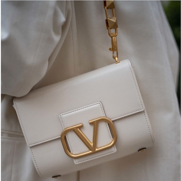 Valentino Garavani Stud Sign Shoulder Bag Light Ivory NIB - Picture 7 of 16